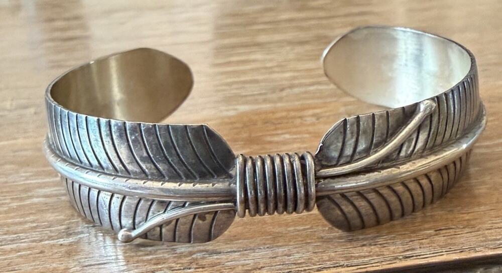 Vintage Signed Douglas Etsitty Sterling Silver Cuff Bracelet FEATHER